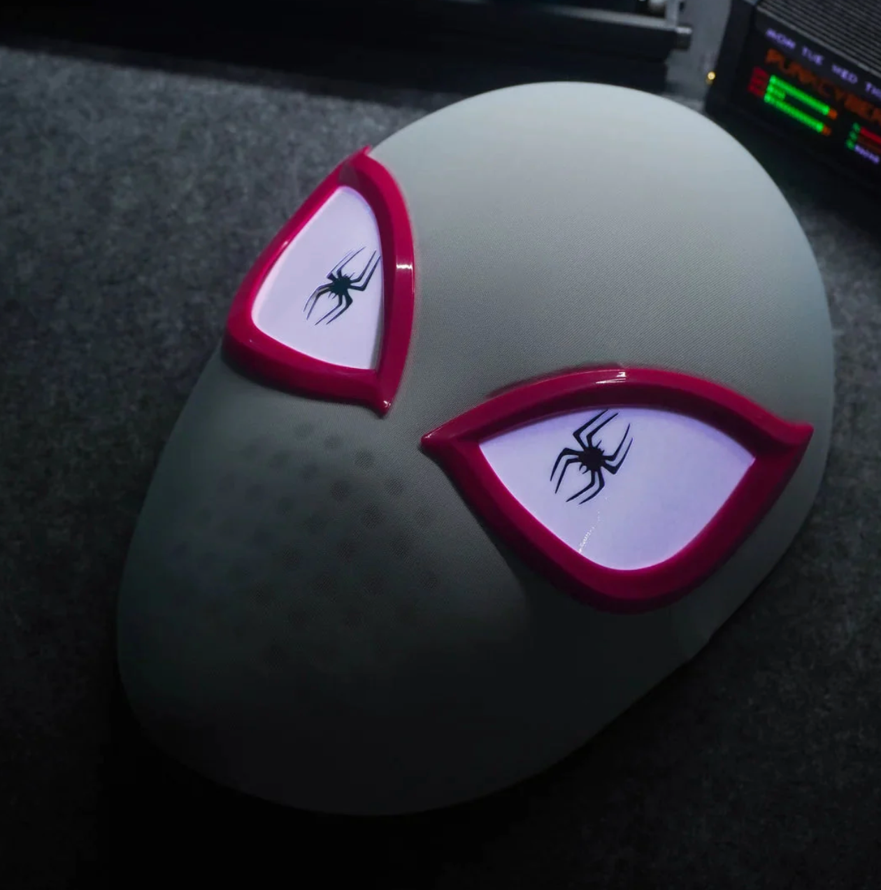 SPIDEYHOO- Gwen glowing eyes mask